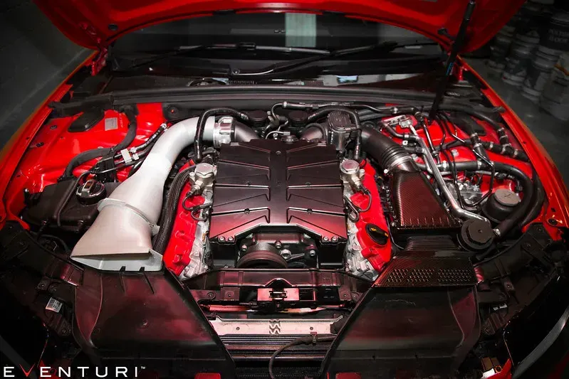 Audi B8 RS5/RS4 karbon szívórendszer: Fejlesztés
