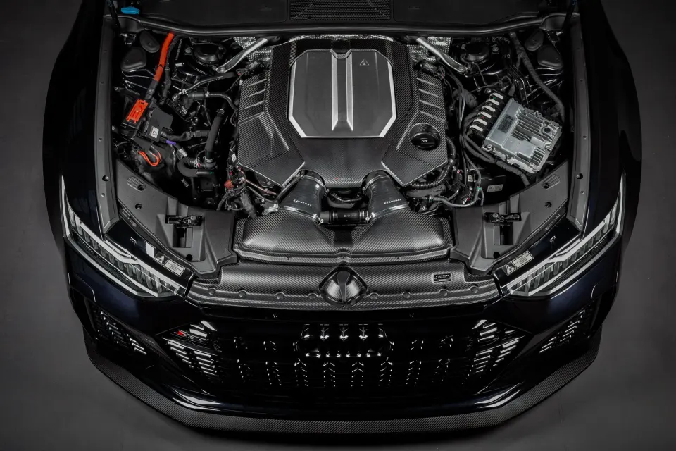 Audi C8 RS6 karbon motorburkolat, 5. kép