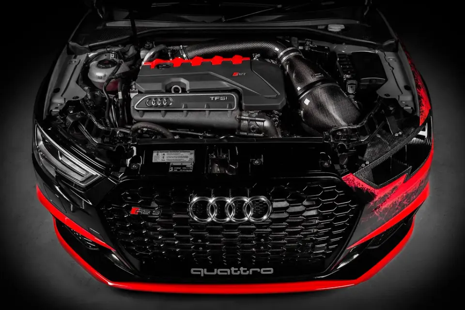 Audi RS3 karbon fényszórós légbeömlő: Termékrészletek