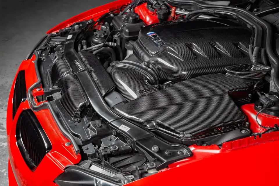 BMW E9X M3 karbon szívócsonk-burkolat: Termékrészletek