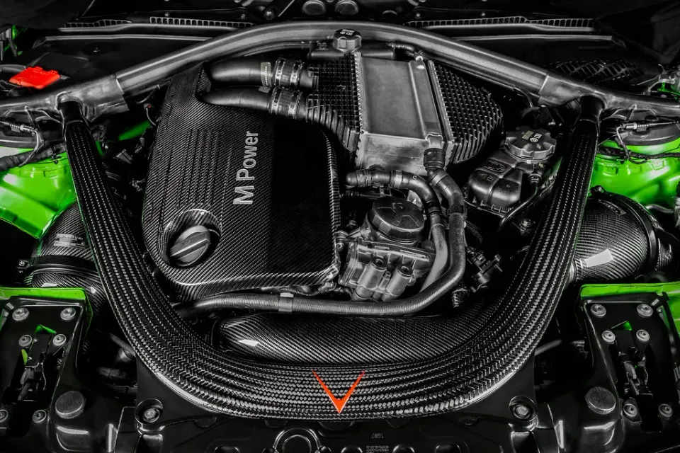 BMW F8X M3/M4 V2 karbon szívórendszer: Termékrészletek
