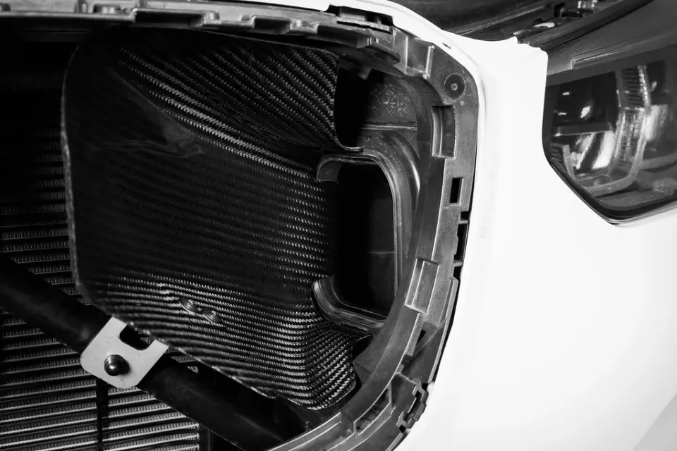 BMW F97 X3M/F98 X4M karbon szívórendszer: Termékrészletek