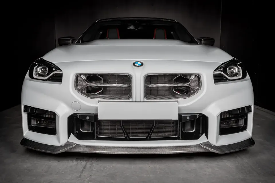 BMW G87 M2 karbon légbeömlők: Termékrészletek