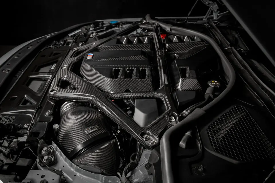 BMW G8X M2/M3/M4 karbon toronymerevítő: Termékrészletek
