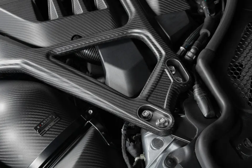 BMW G8X M2/M3/M4 karbon toronymerevítő: Termékrészletek