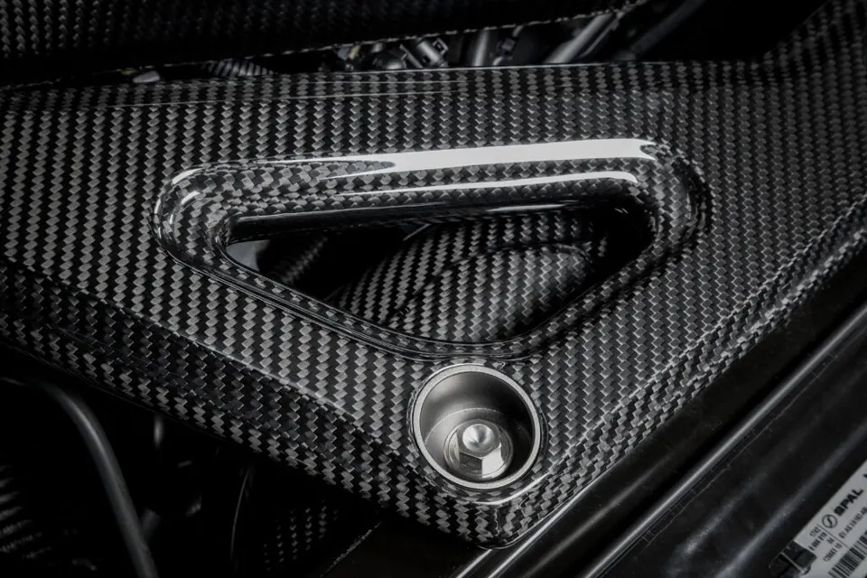 BMW G8X M2/M3/M4 karbon toronymerevítő: Termékrészletek