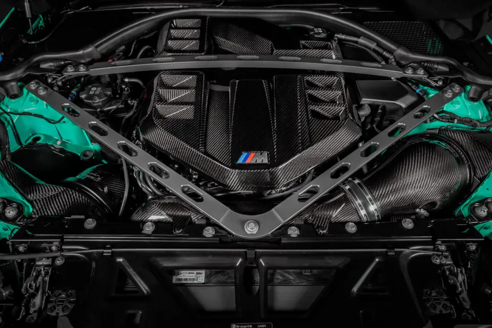 BMW G8X M3/M4 karbon motorburkolat: Termékrészletek