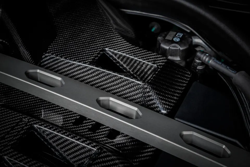 BMW G8X M3/M4 karbon motorburkolat: Termékrészletek