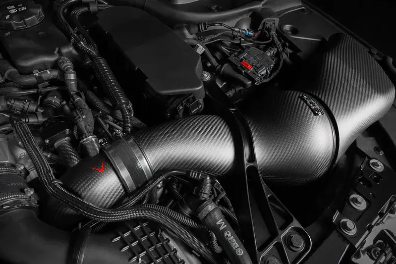 BMW G9X M5 karbon szívórendszer: Termékrészletek