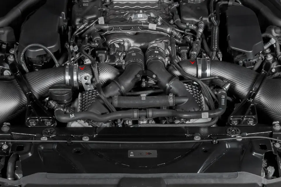 BMW G9X karbon turbó szívócsövek: Termékrészletek