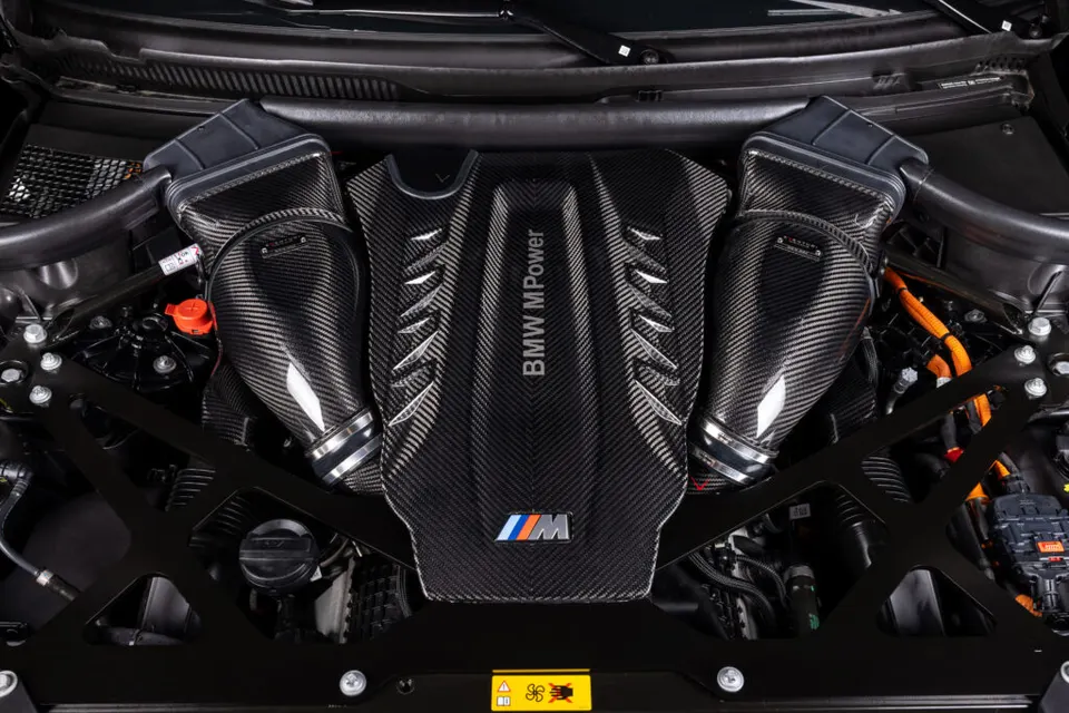 BMW X5M/XM karbon turbó szívócsövek: Termékrészletek