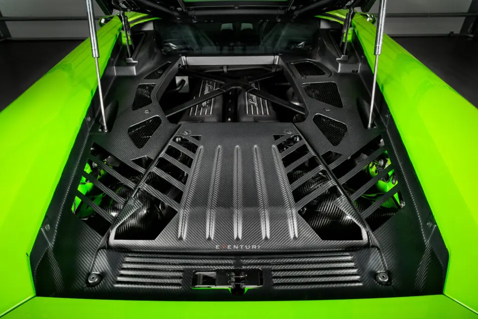 Lamborghini Huracán karbon motorburkolat-készlet: Termékrészletek