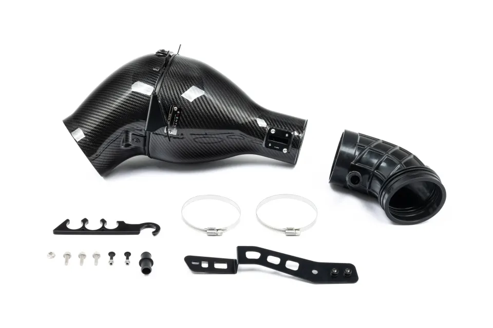 Lotus Emira V6 karbon szívórendszer