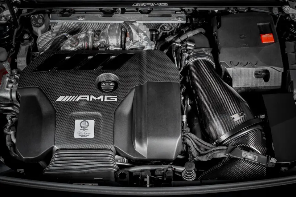 Mercedes W177 A45/C118 CLA45/GLA45 karbon szívórendszer: Termékrészletek