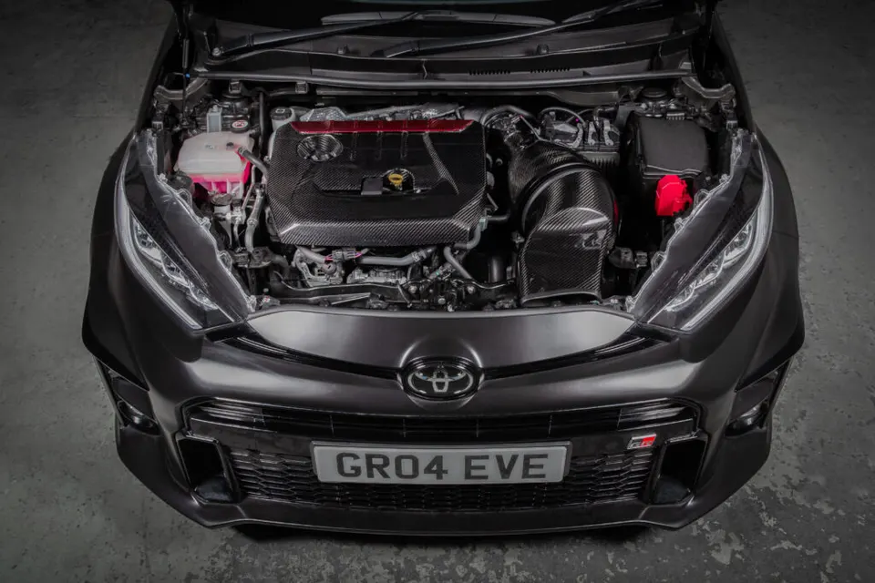 Toyota GR Corolla karbon motorburkolat: Termékrészletek