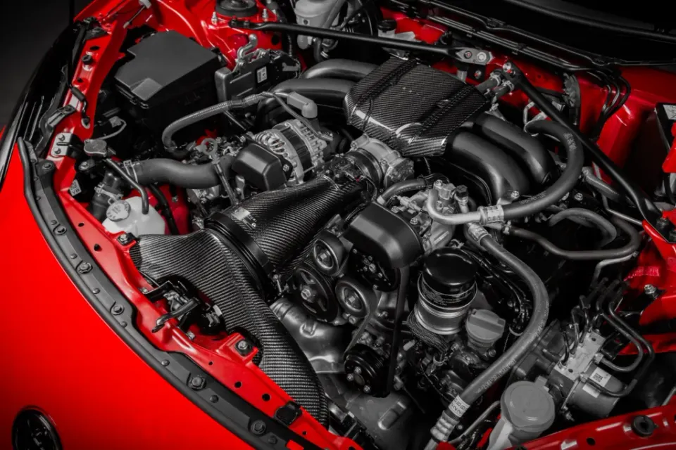 Toyota GR86 karbon motorburkolat: Termékrészletek