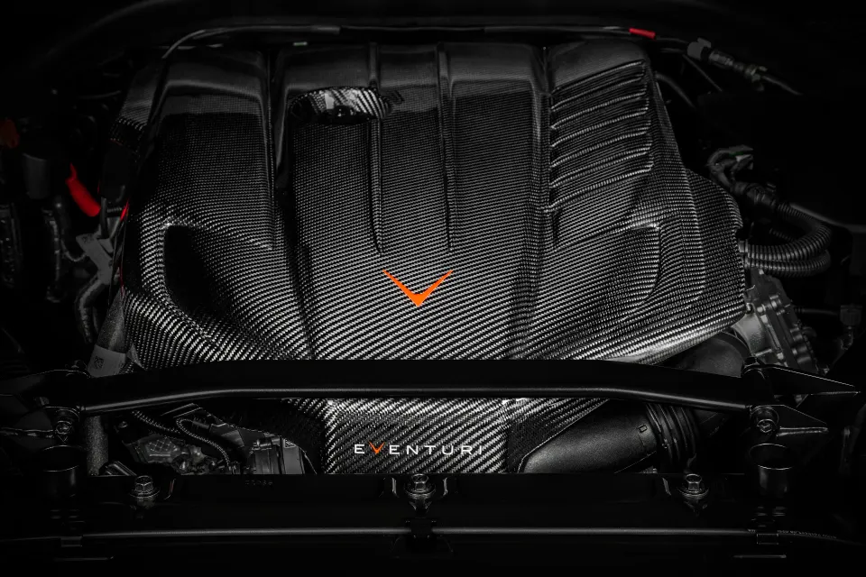 Toyota Supra MK5 karbon motorburkolat, 10. kép